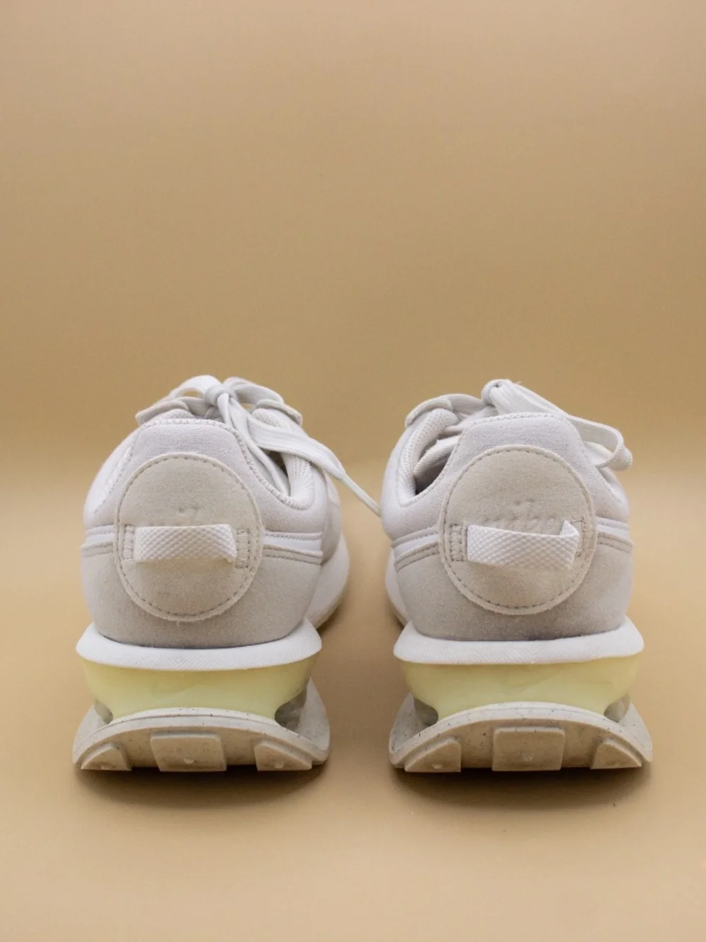 Nike Air Max Pre-Day Phantom Light Bone Athletic Shoes DM8259-001 Women's Size 8